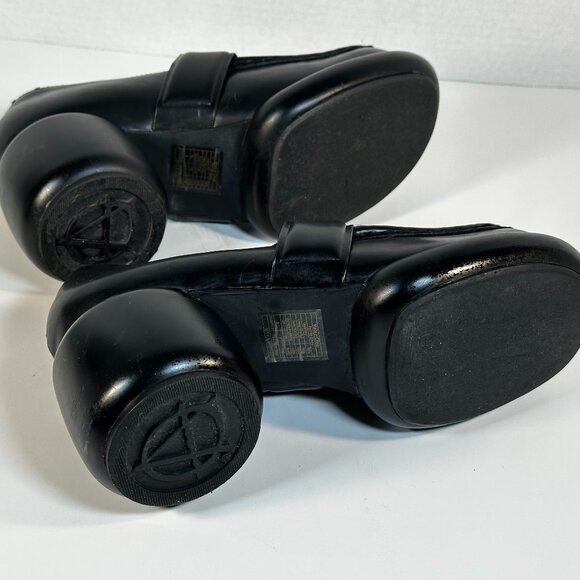 WOMEN'S SIZE 9 SLIP ON SHOES - Picture 6 of 16